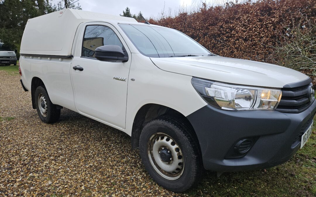 SINGLE CAB Toyota Hilux 2020 2.4 D-4D Diesel 150 PS 6-speed manual transmission 83,300 miles. Switchable 4WD. Narrow body single cab 2 door, 2 seater pickup. 1 owner + ourselves from new. £15,595 + VAT