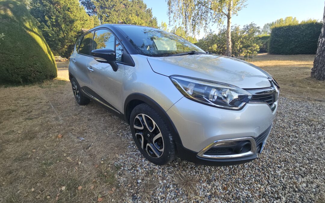 Renault Captur diesel hatchback 1.5 dCi 90 Dynamique S Nav Euro 6 engine. 5 door/5 speed manual 2016. Complete comprehensive invoice service history. £2,995