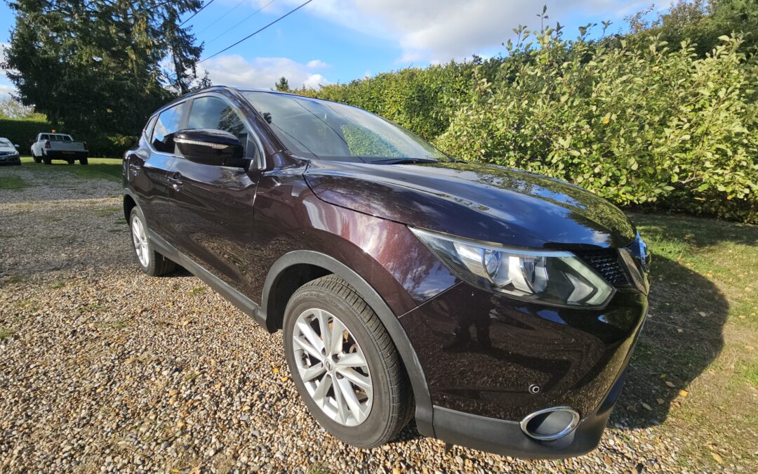 Nissan Qashqai Diesel 1.5 dCi Acenta Premium SUV 2014 5 door 6 speed manual 2WD Euro 5 (s/s) (110 ps). 2 owners. 96K miles. Colour is metallic nightshade. Pan roof.  £20 RFL. £4,295